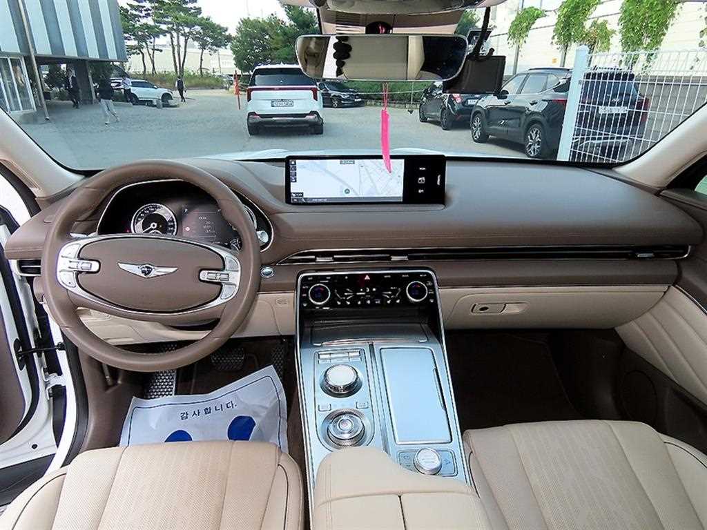 Genesis GV80 — photo 07