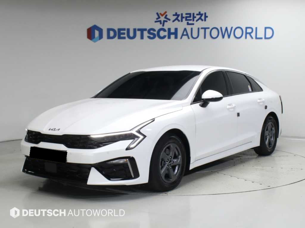 Kia K5 — photo 01