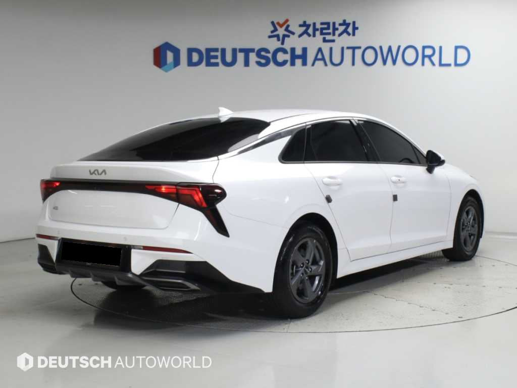 Kia K5 — photo 02