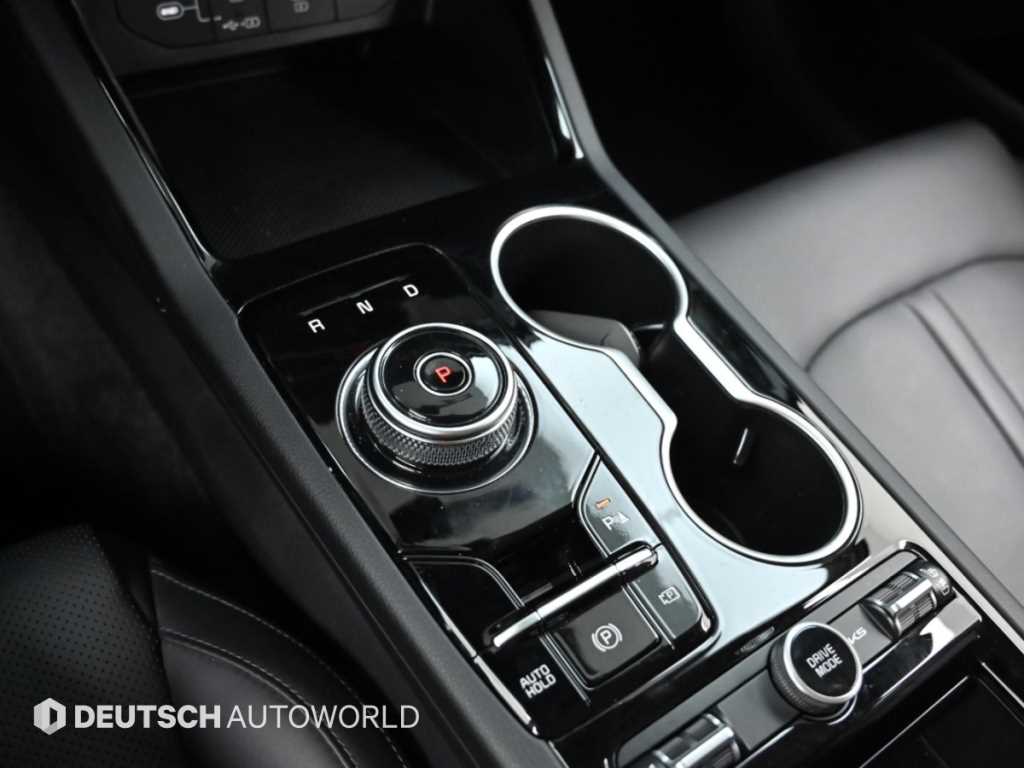 Kia K5 — photo 09
