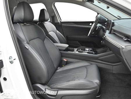 Kia K5 — photo 10