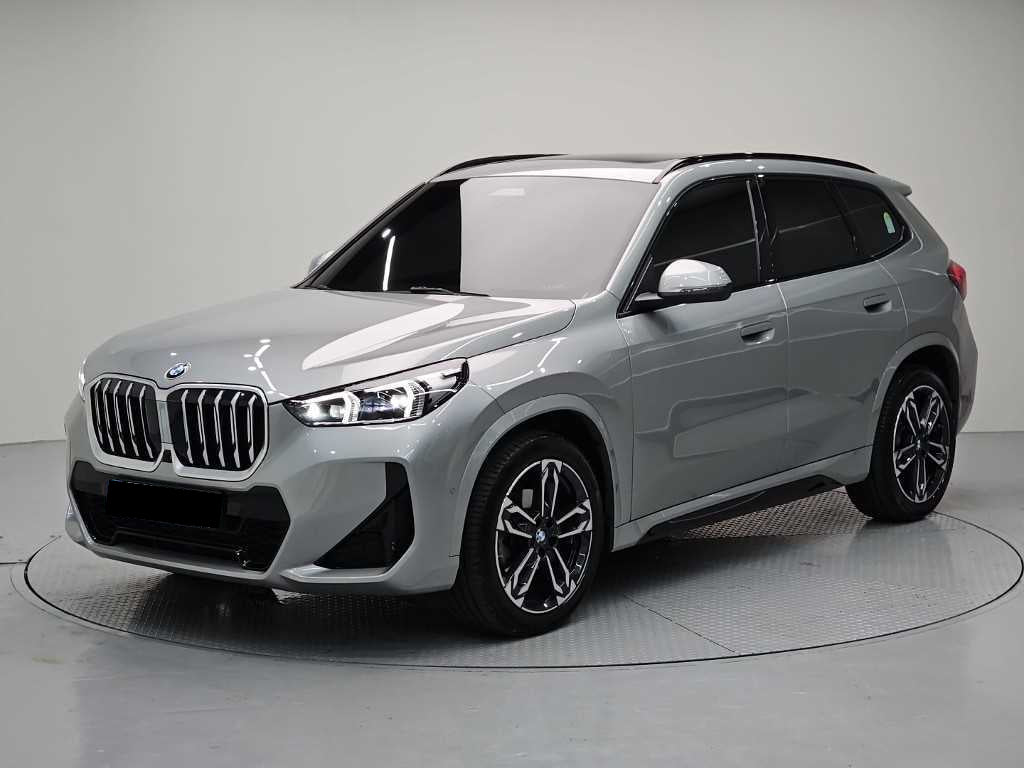 BMW X1 — photo 01