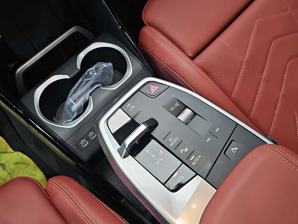 BMW X1 — photo 08