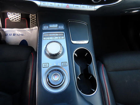 Genesis GV70 — photo 11