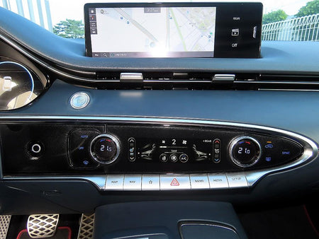 Genesis GV70 — photo 14