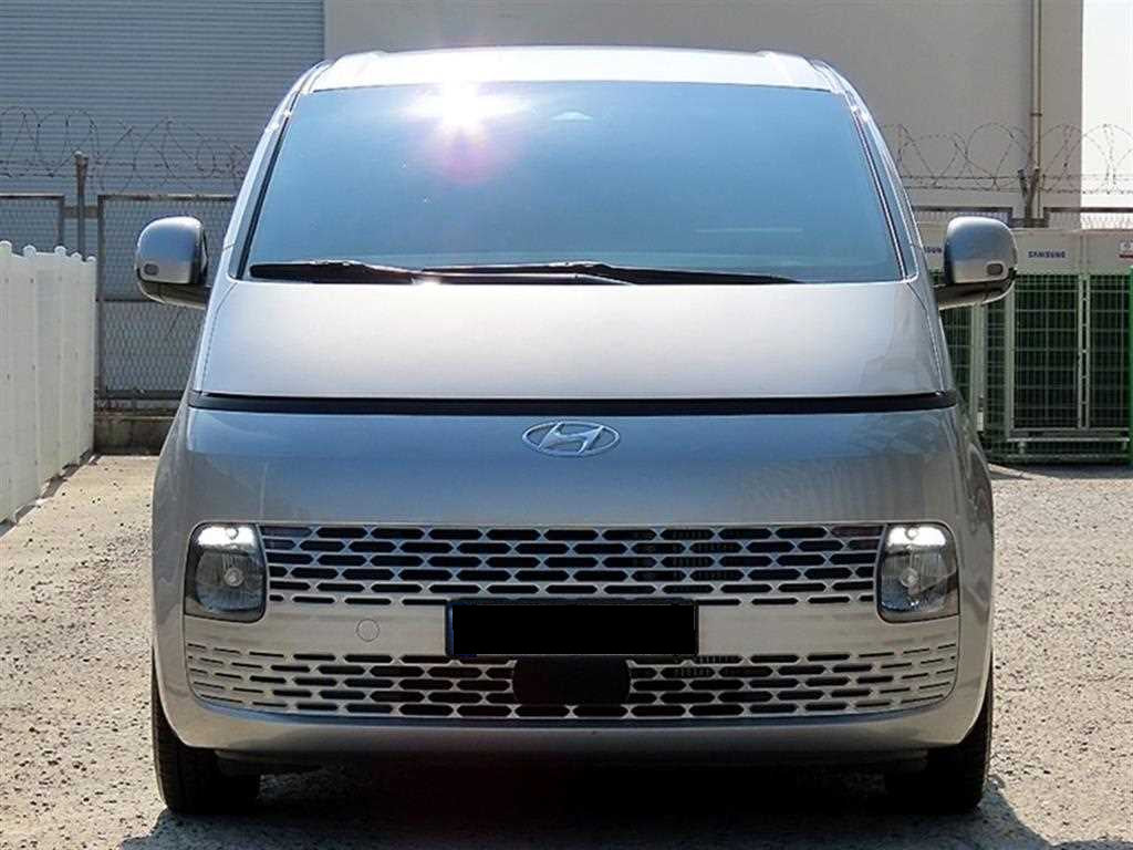Hyundai Staria — photo 01