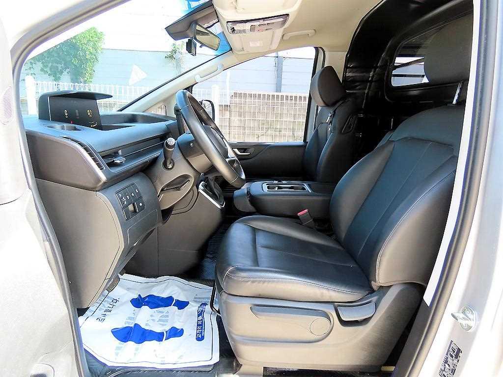 Hyundai Staria — photo 05