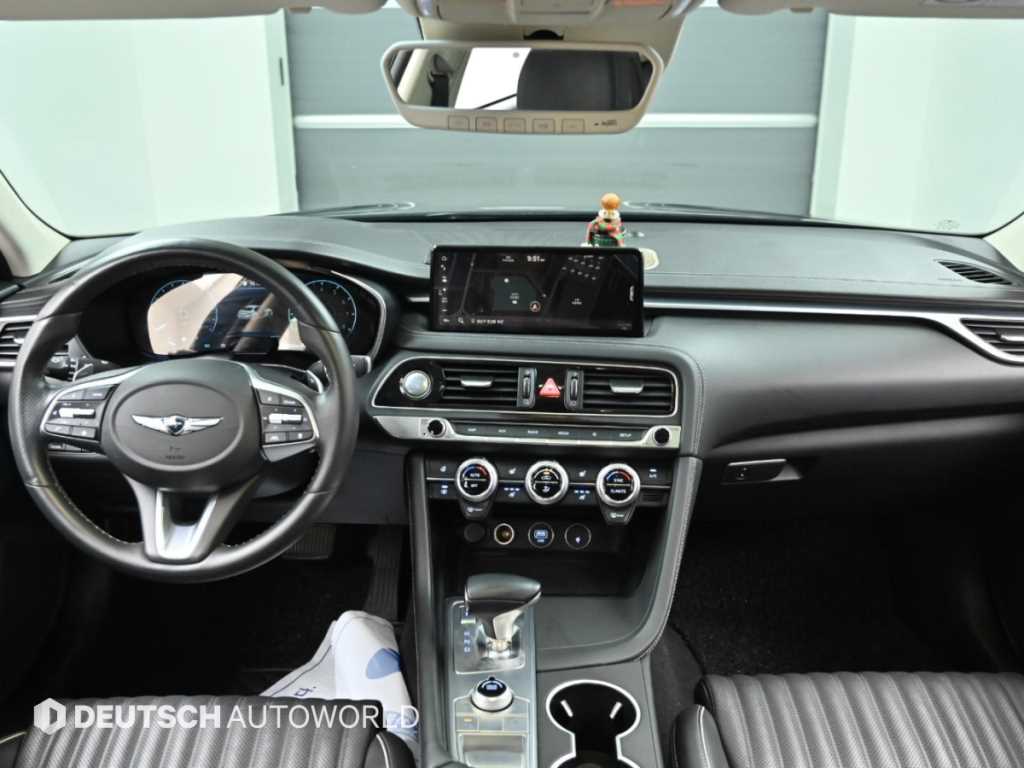 Genesis G70 — photo 07