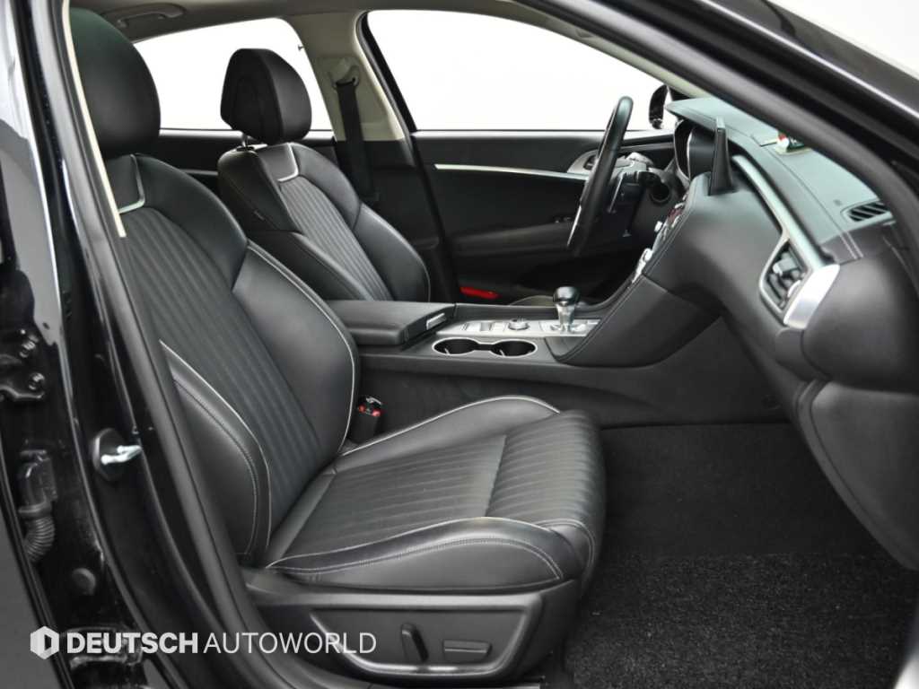 Genesis G70 — photo 10