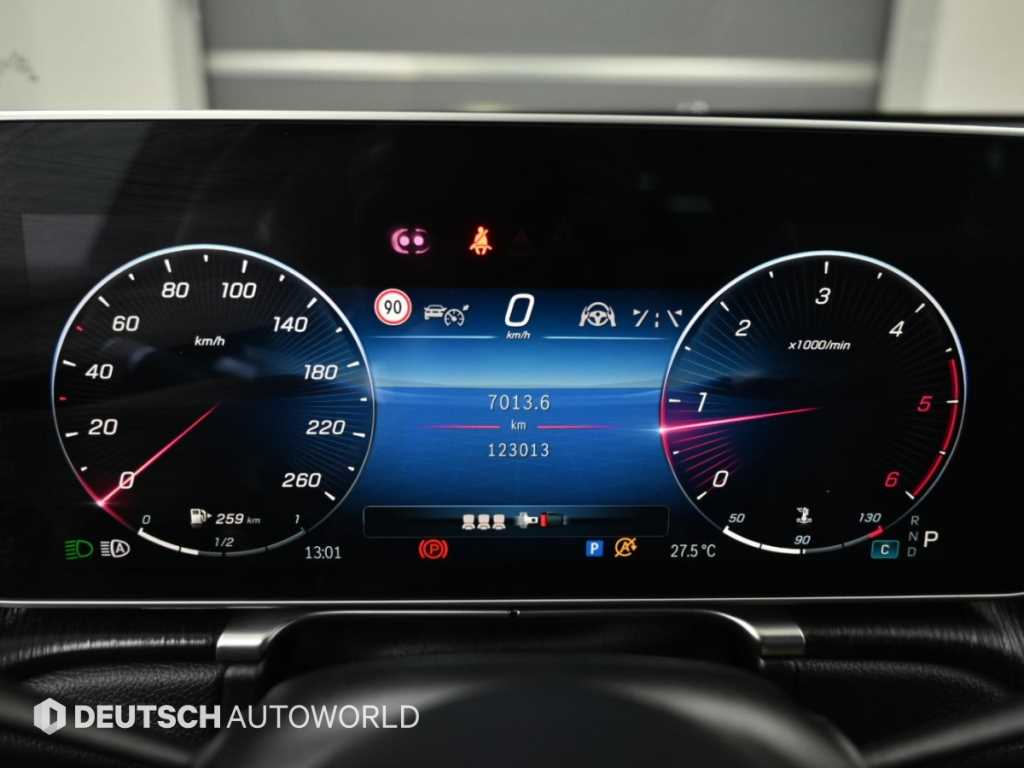 Mercedes-Benz S-Class — photo 08