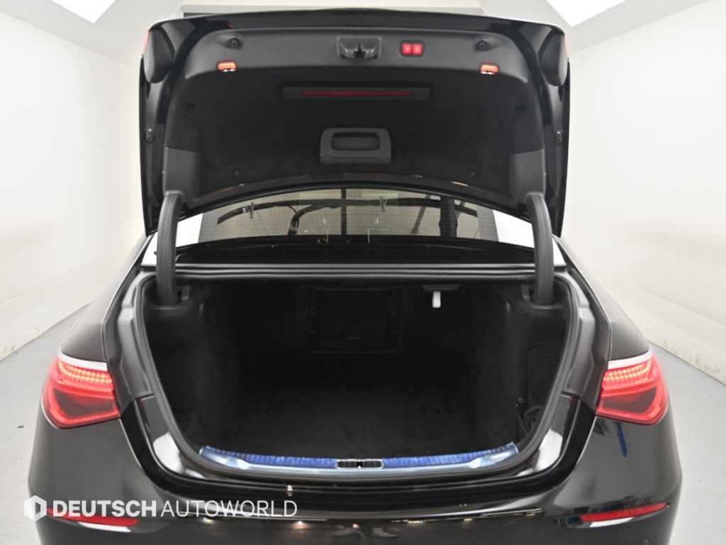 Mercedes-Benz S-Class — photo 19