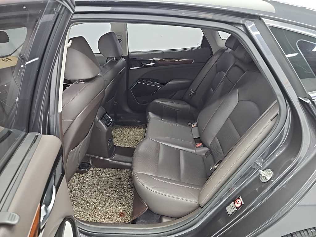 Kia K7 — photo 12