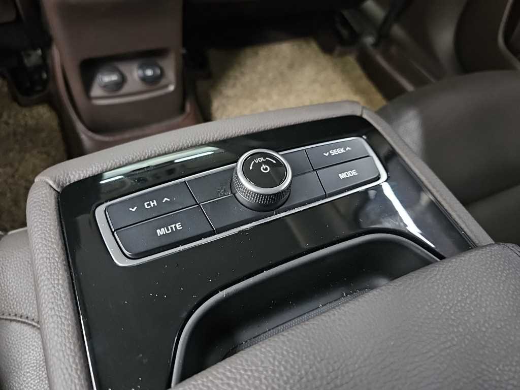 Kia K7 — photo 15