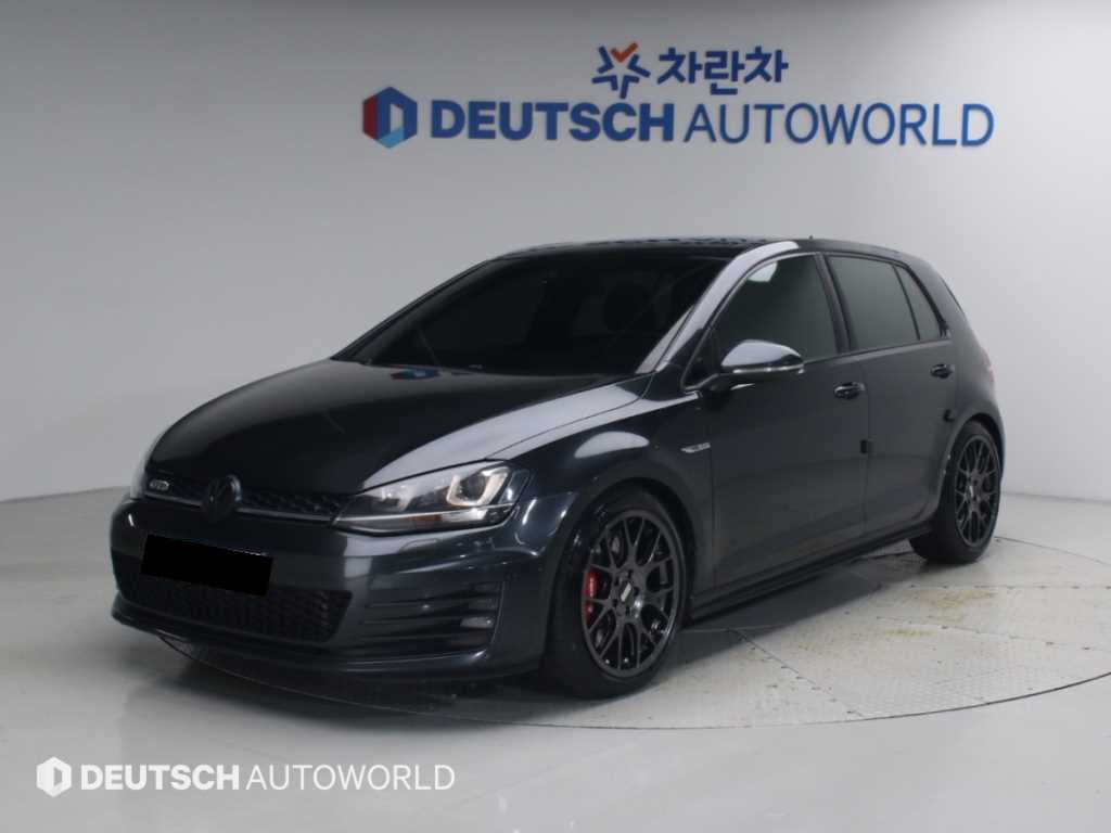 Volkswagen Golf — photo 01