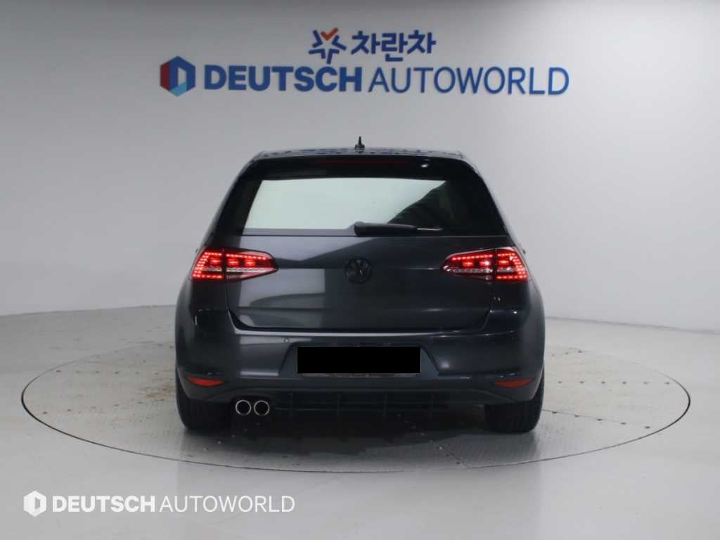 Volkswagen Golf — photo 04
