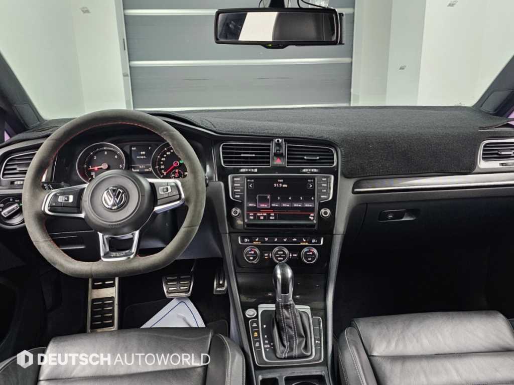 Volkswagen Golf — photo 07