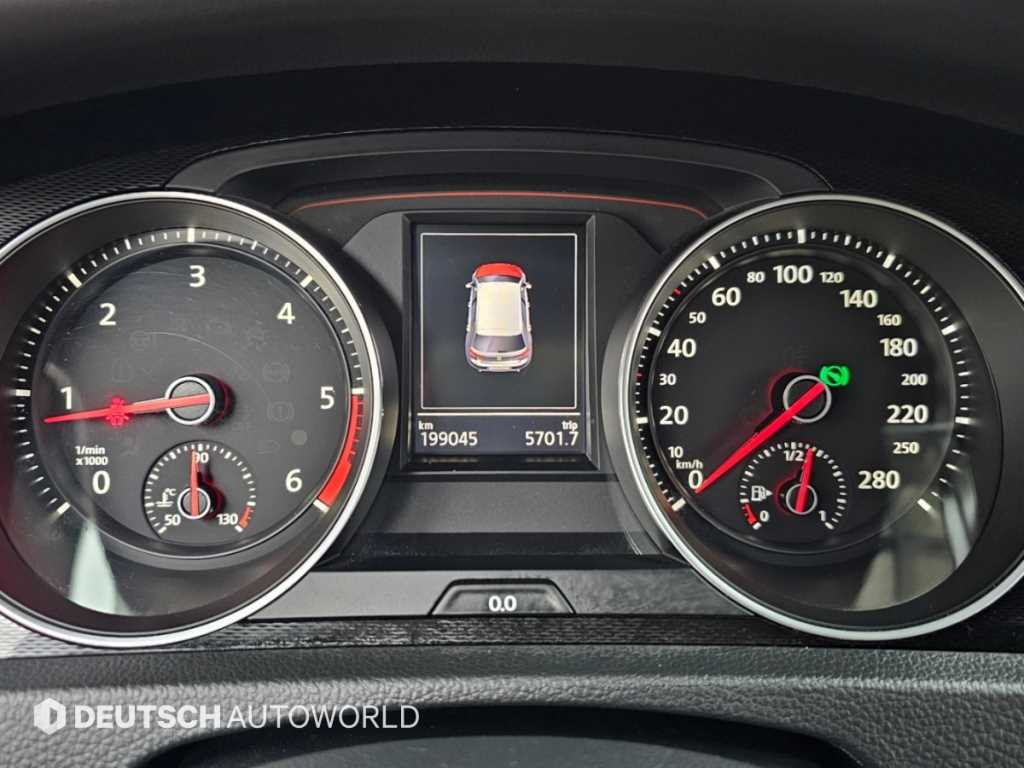 Volkswagen Golf — photo 08