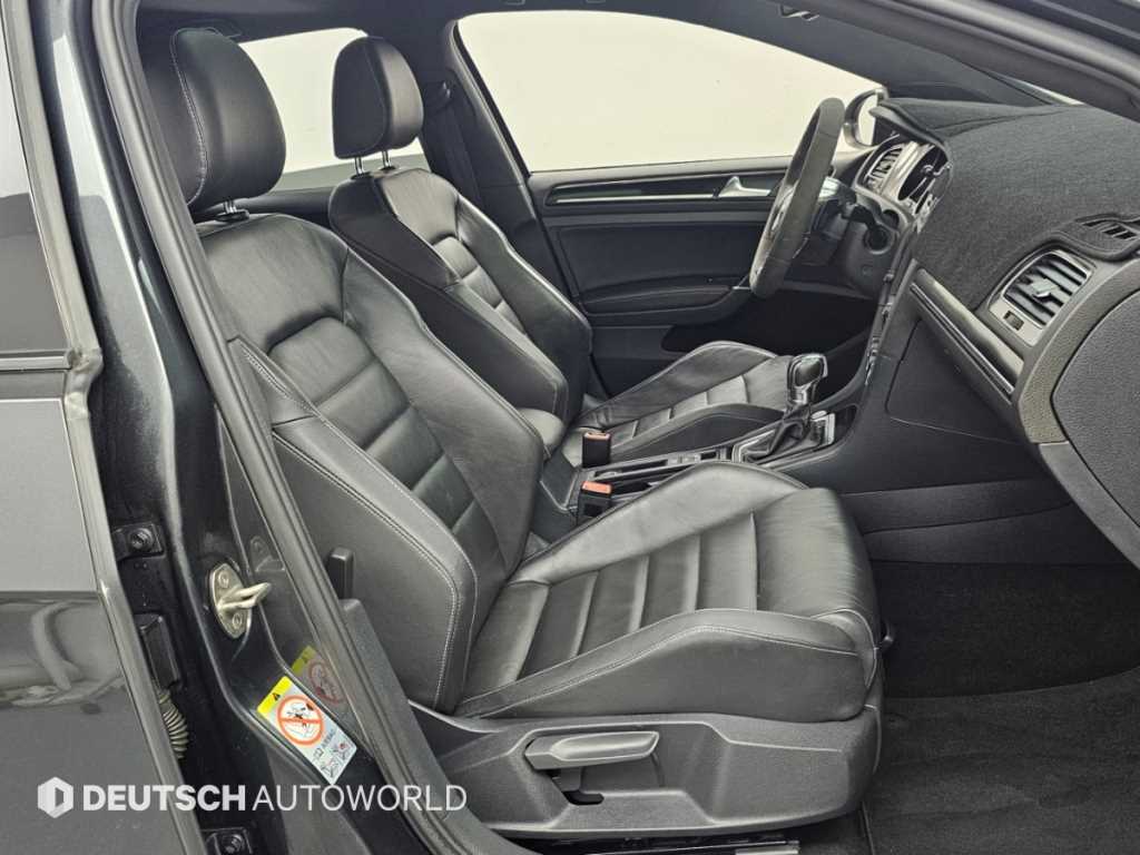 Volkswagen Golf — photo 10
