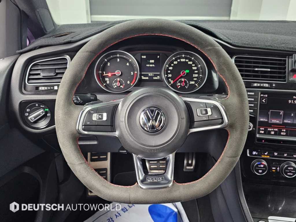 Volkswagen Golf — photo 13