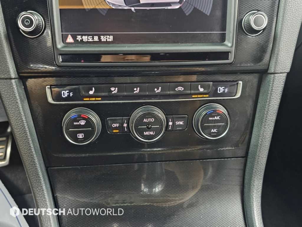 Volkswagen Golf — photo 17