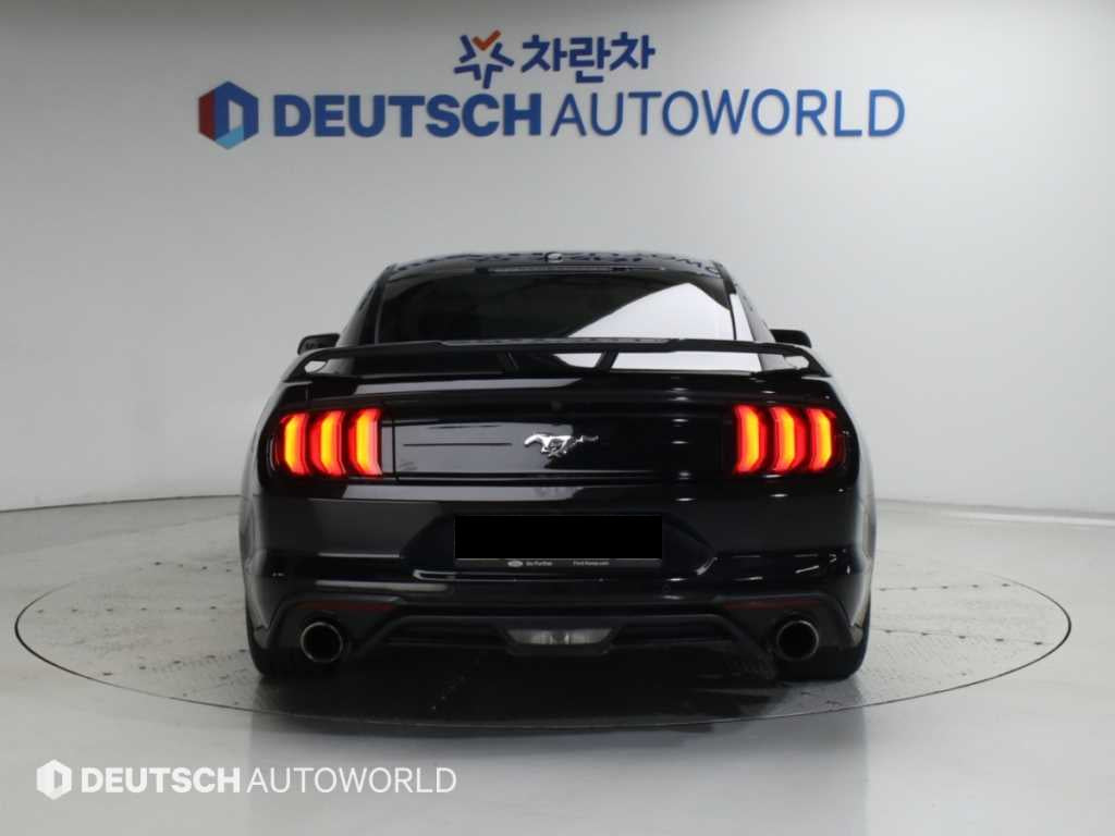 Ford Mustang — photo 04