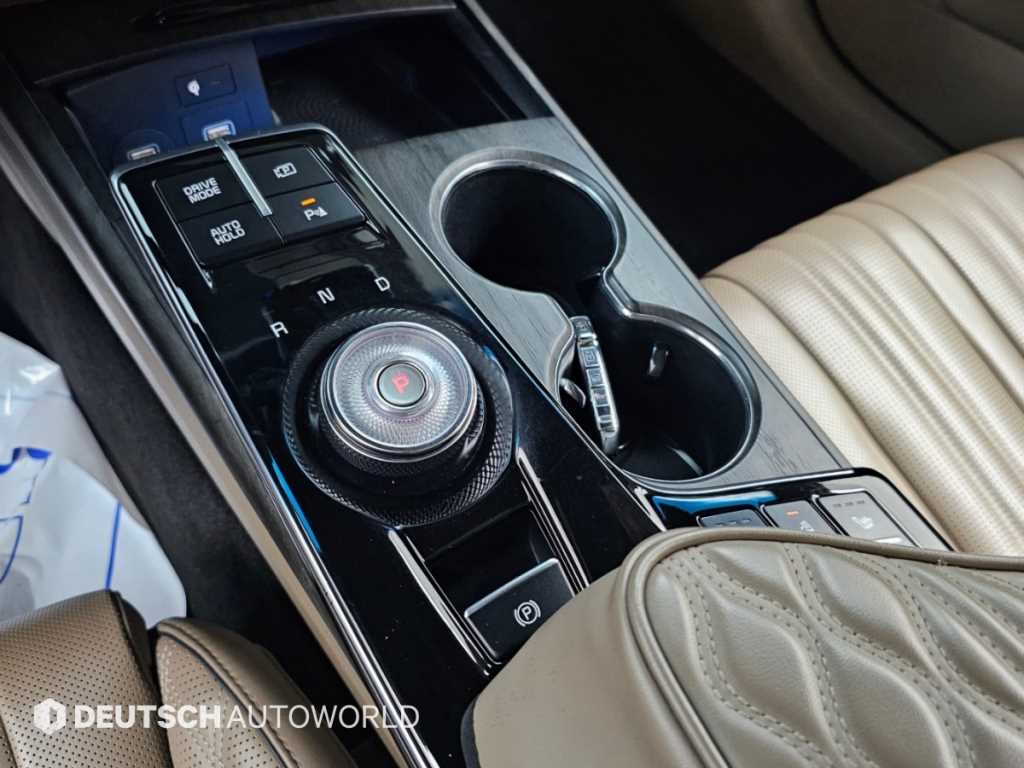 Kia K8 — photo 09