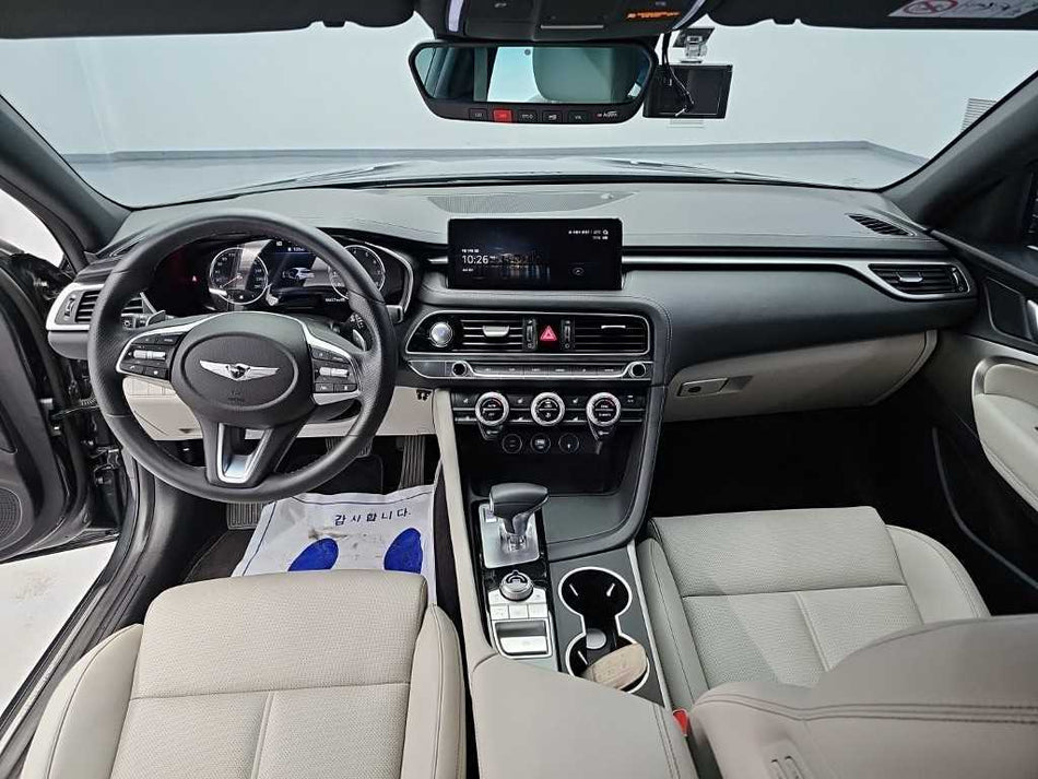 Genesis G70 — photo 01