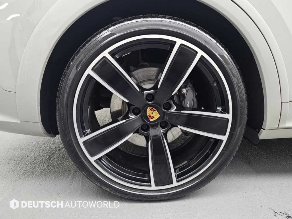 Porsche Cayenne — photo 05