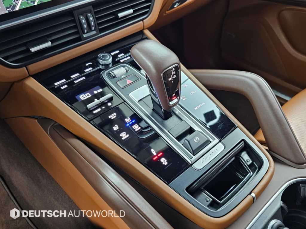 Porsche Cayenne — photo 09