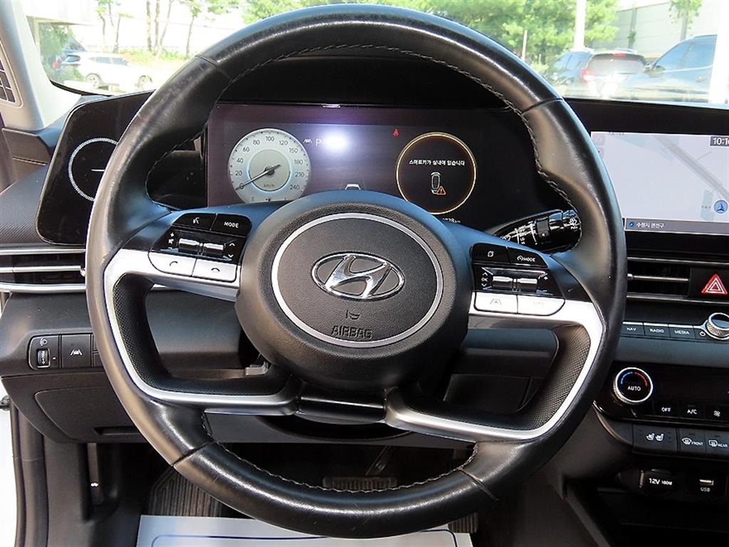 Hyundai Avante — photo 08