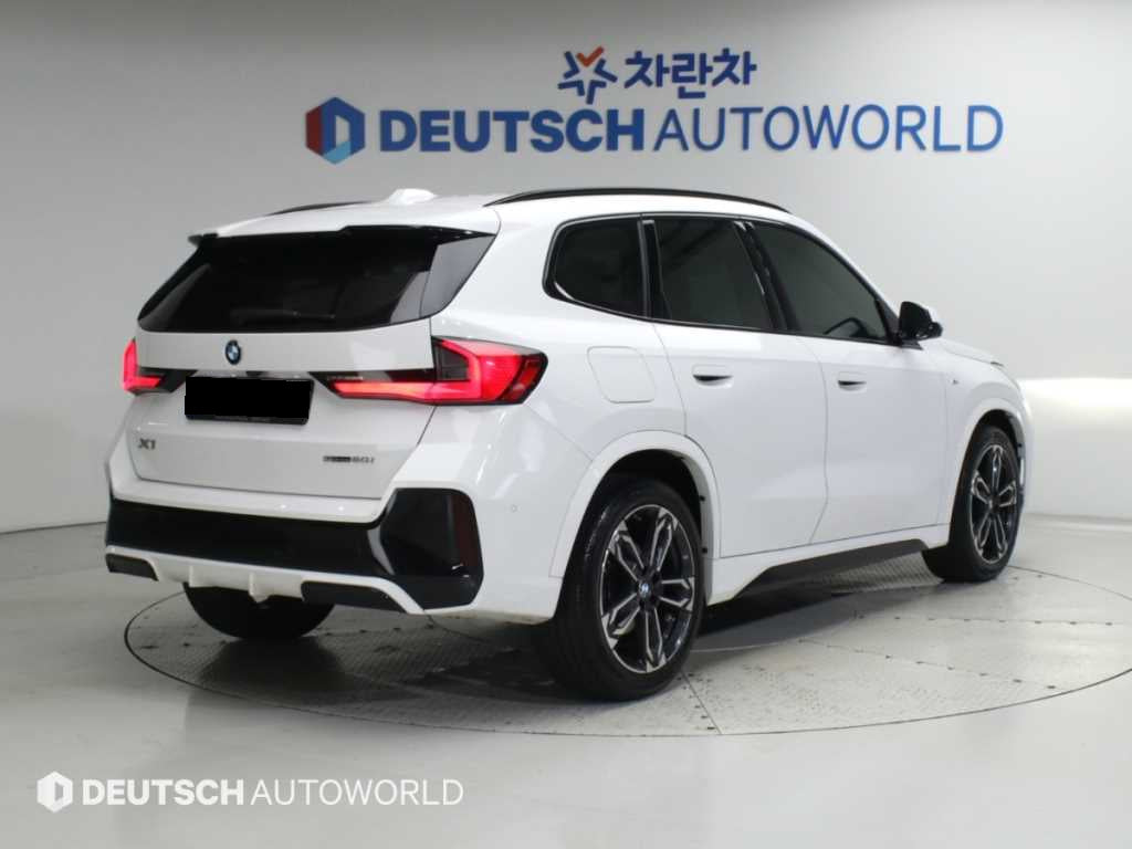 BMW X1 — photo 02