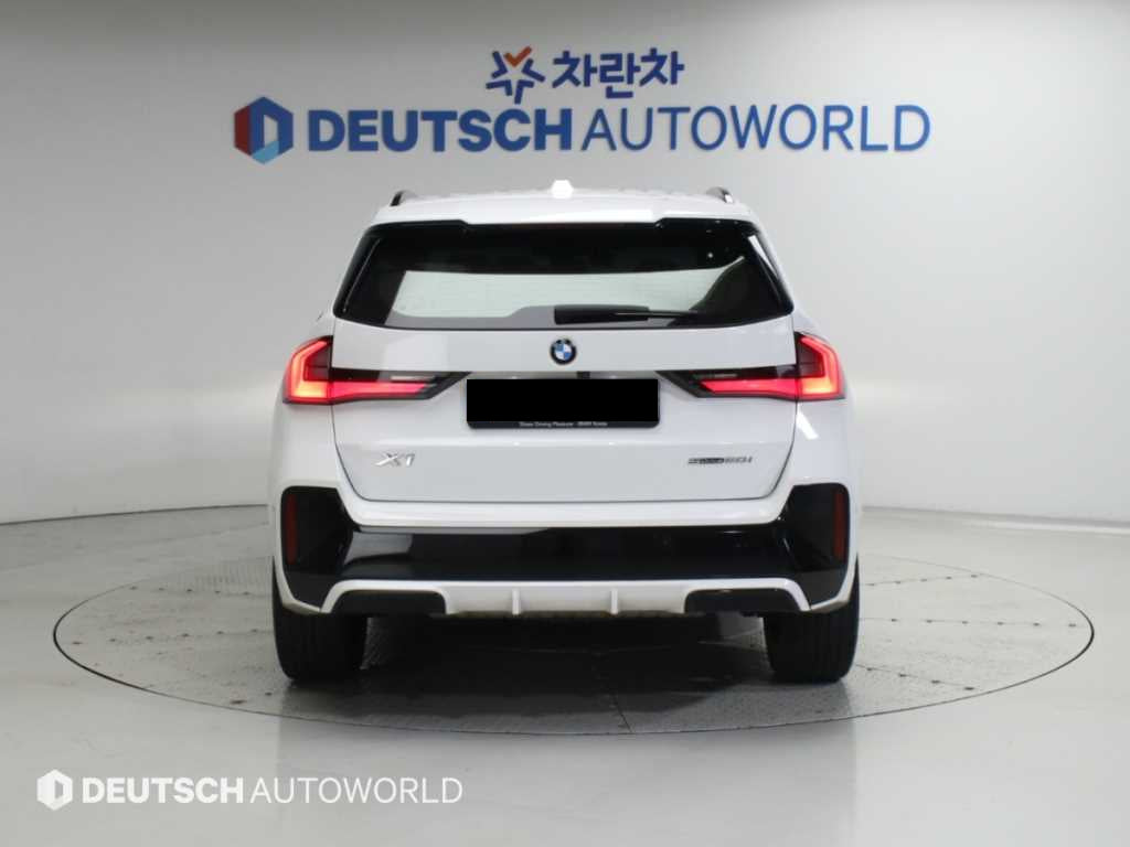 BMW X1 — photo 04