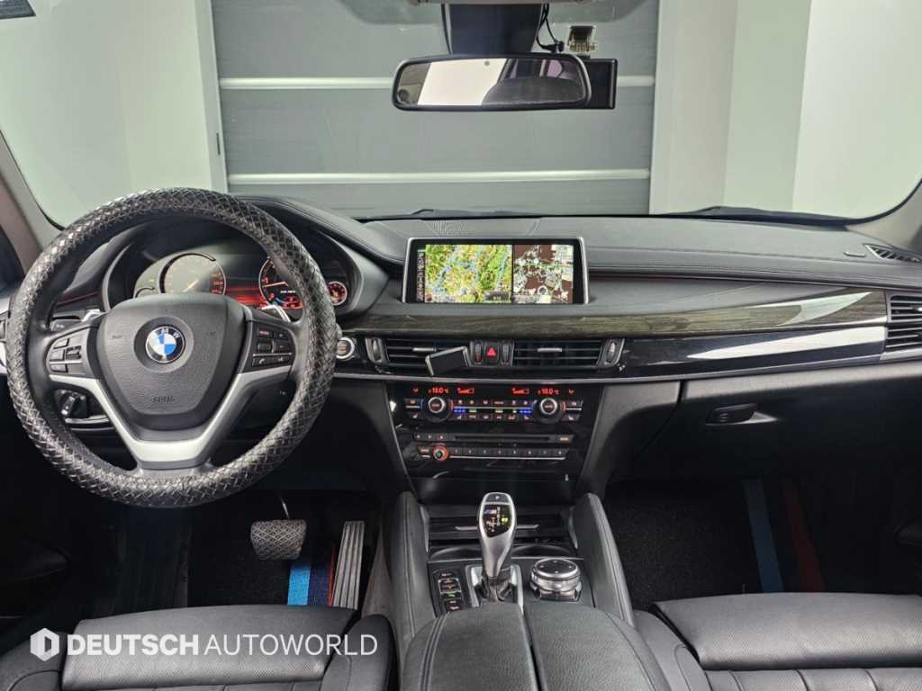 BMW X6 — photo 07