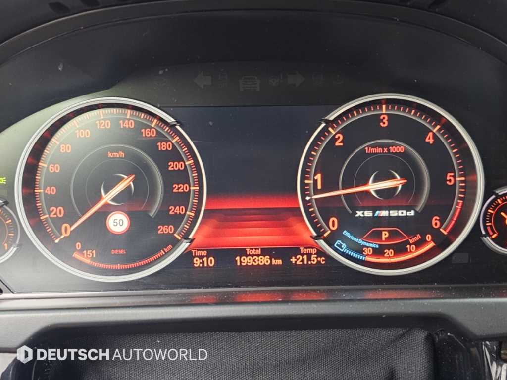 BMW X6 — photo 08