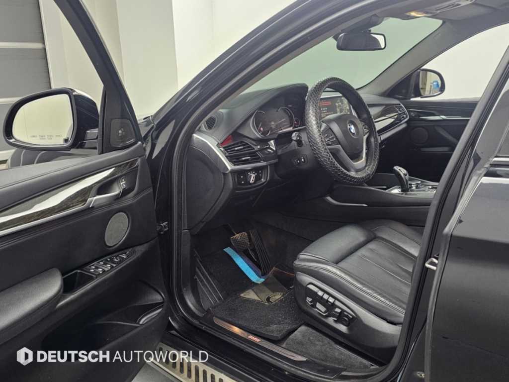 BMW X6 — photo 11