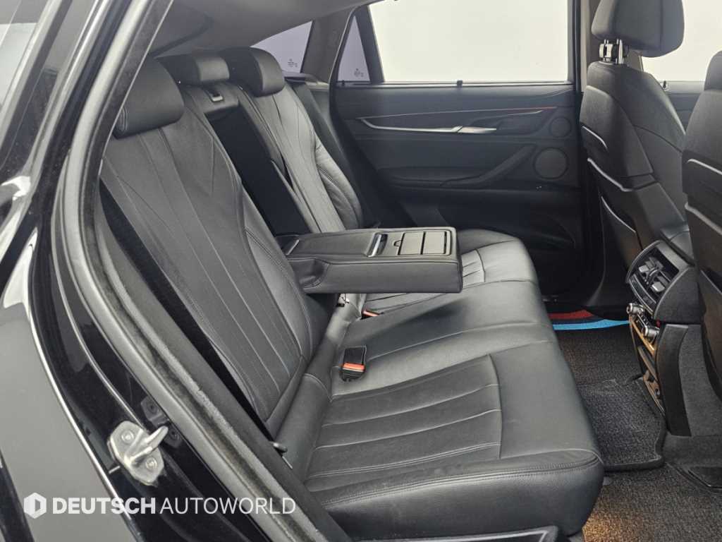 BMW X6 — photo 12