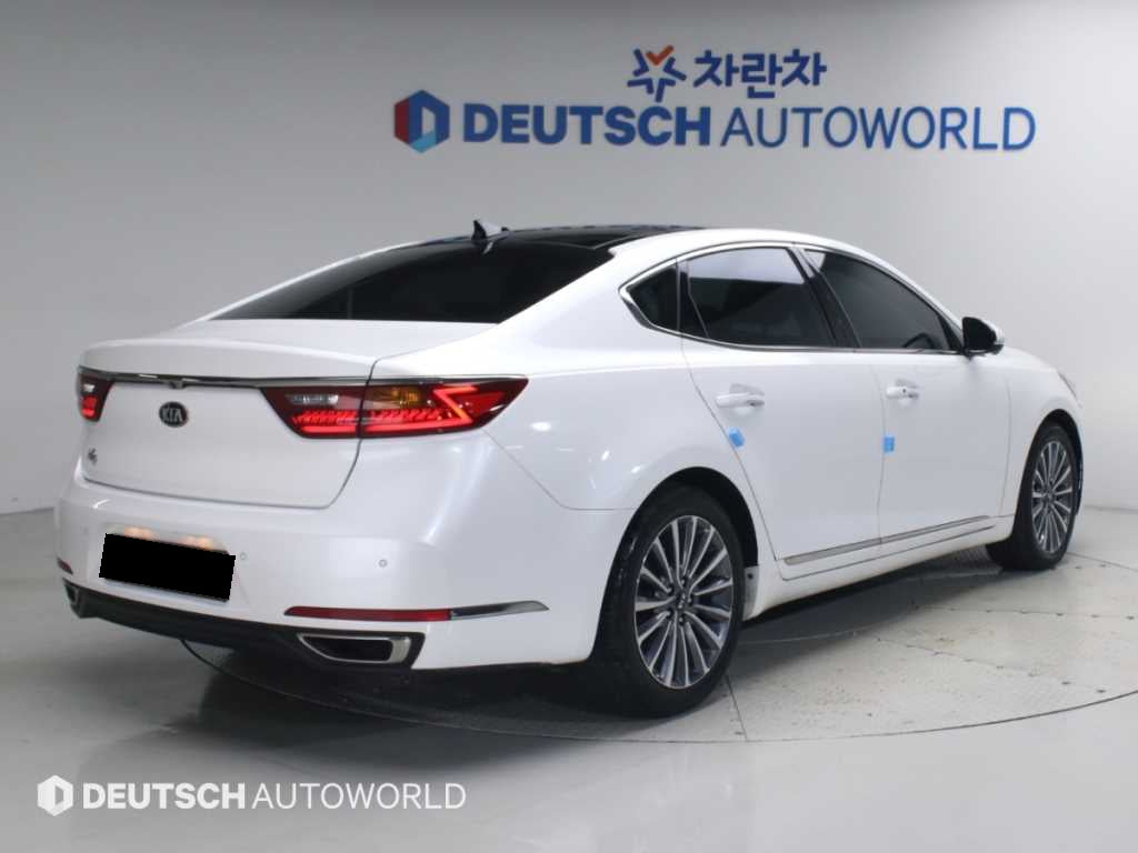 Kia K7 — photo 02
