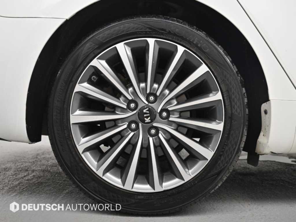 Kia K7 — photo 05