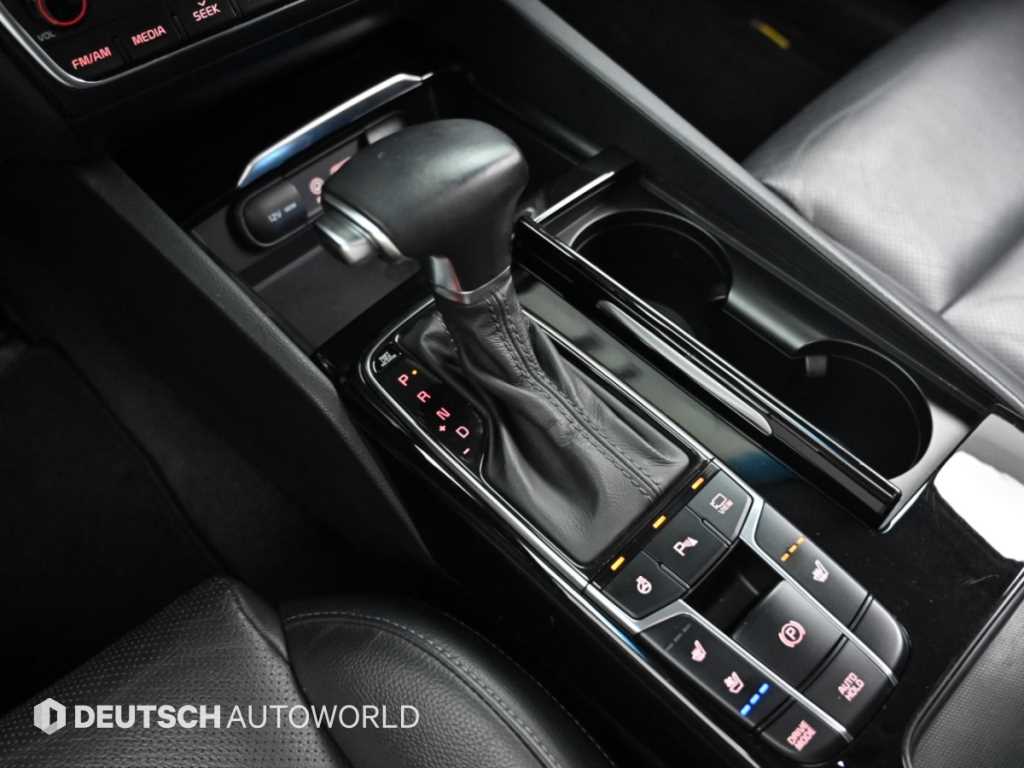 Kia K7 — photo 09