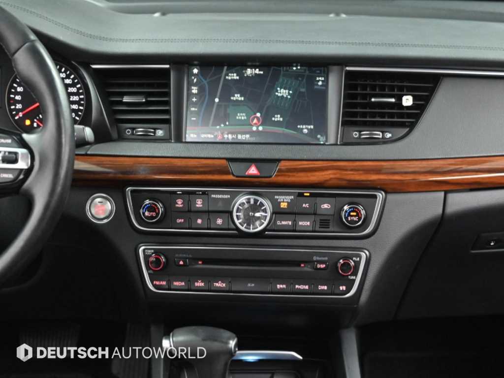 Kia K7 — photo 14