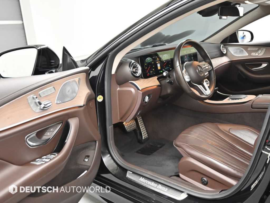 Mercedes-Benz CLS-Class — photo 11
