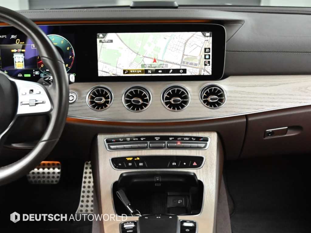 Mercedes-Benz CLS-Class — photo 14