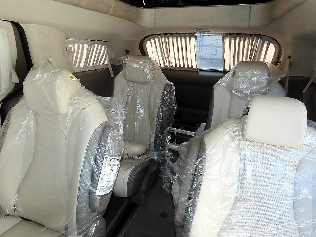 Kia Carnival — photo 08
