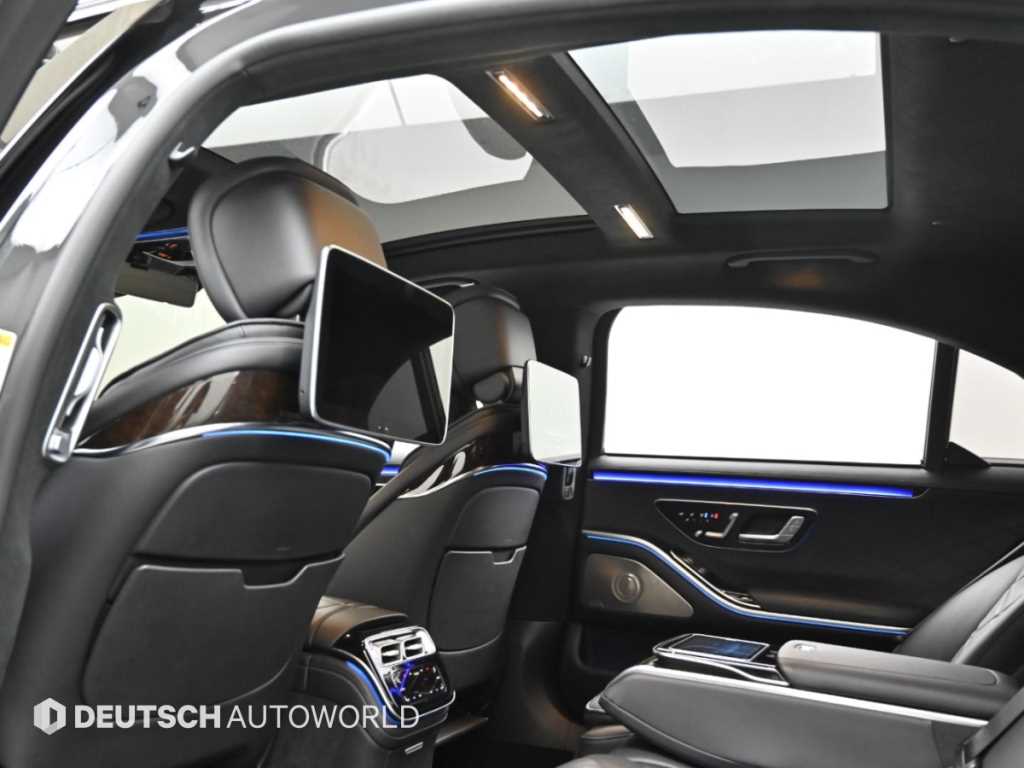 Mercedes-Benz S-Class — photo 18