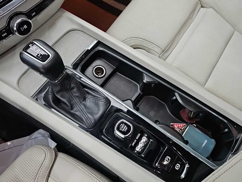 Volvo V60 — photo 08