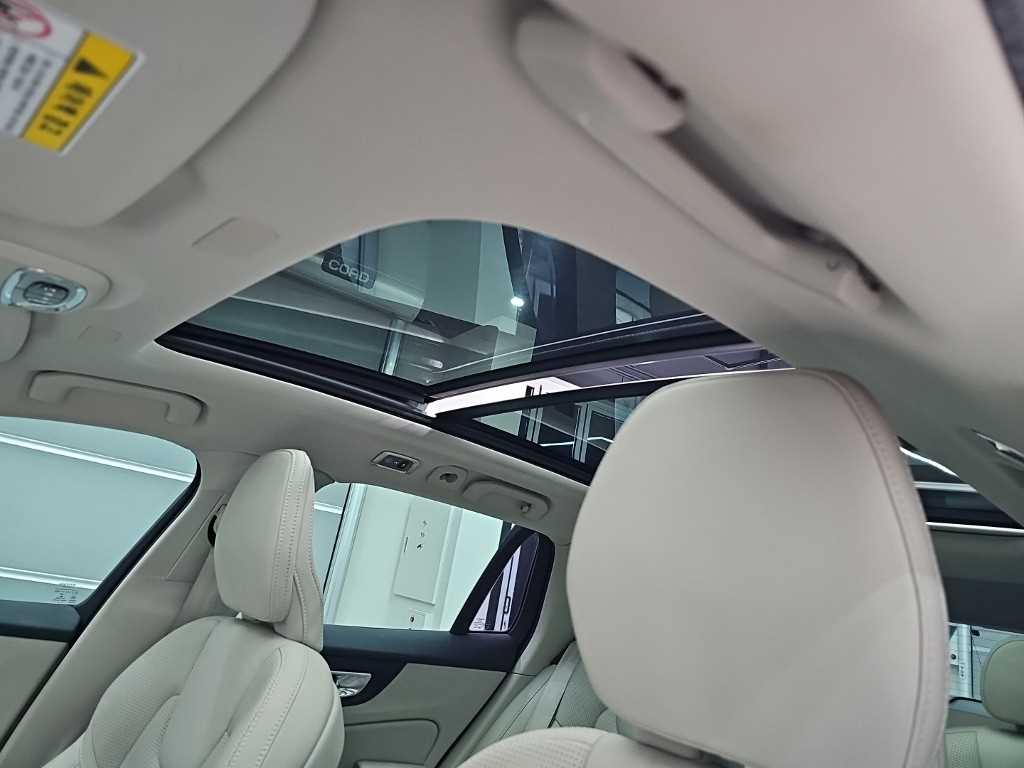 Volvo V60 — photo 14