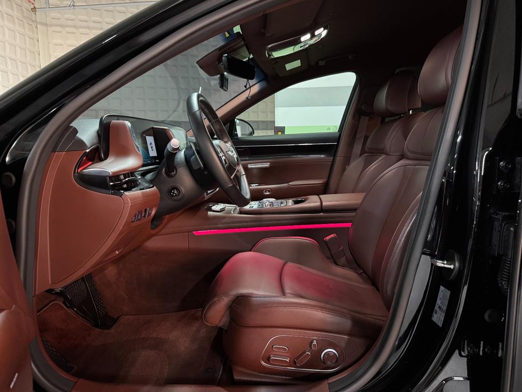 Genesis G90 — photo 01