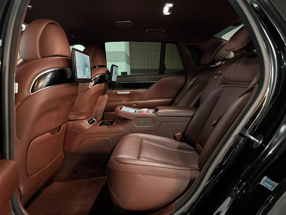 Genesis G90 — photo 02