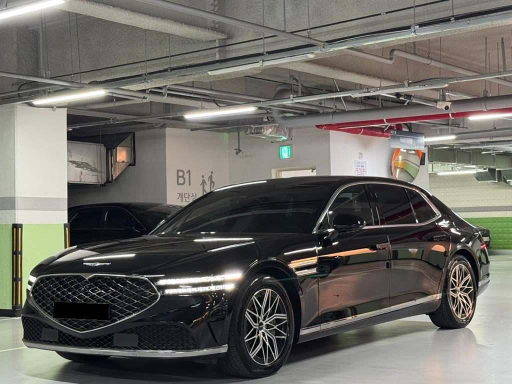 Genesis G90 — photo 03
