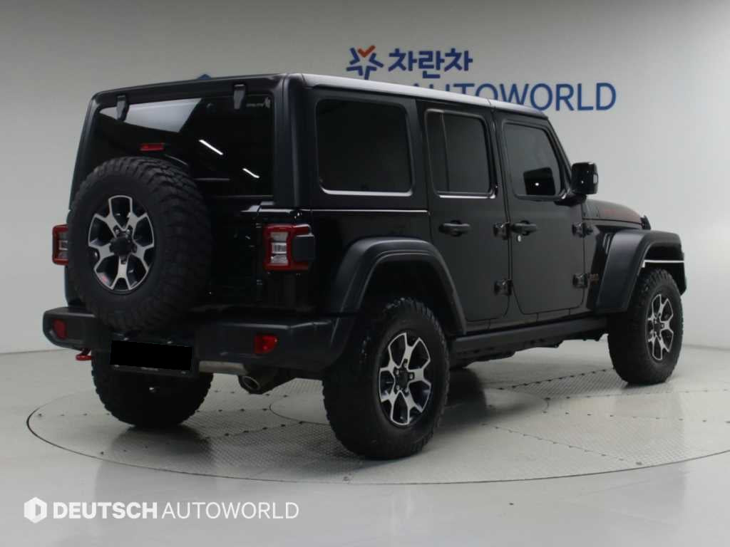 Jeep Wrangler — photo 02